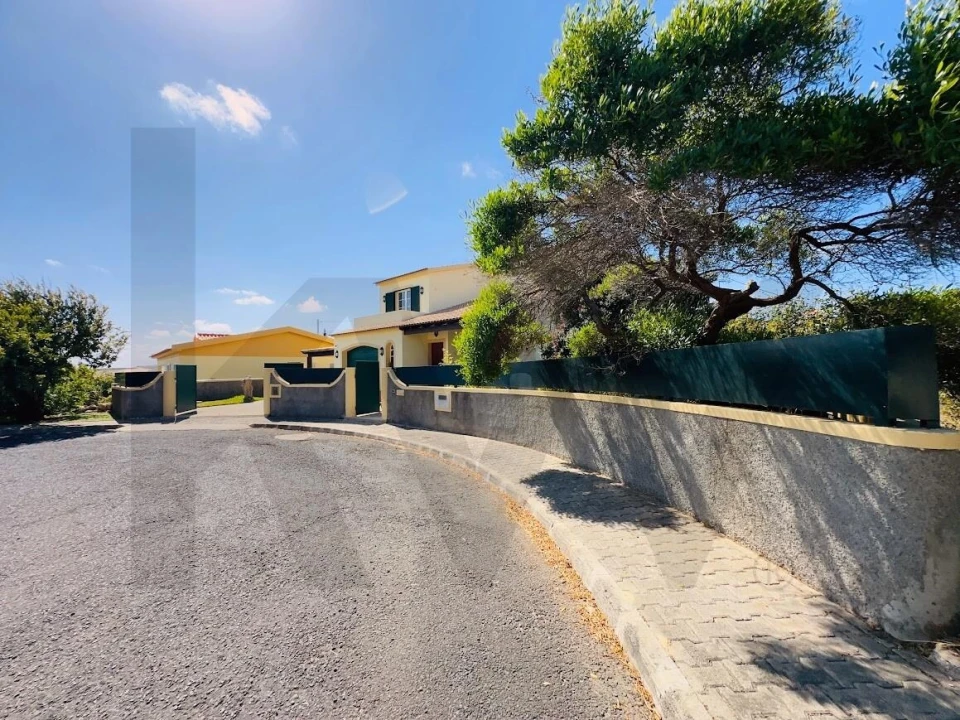 Moradia T3 para Venda em Porto Santo Foto 4