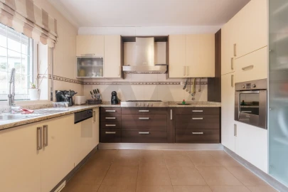 Moradia T4 para Venda em Tavarede