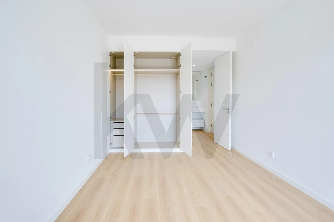 Apartamento T4 para Arrendamento em Queluz e Belas Foto 26