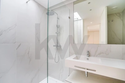 Apartamento T4 para Arrendamento em Queluz e Belas