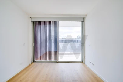 Apartamento T4 para Arrendamento em Queluz e Belas