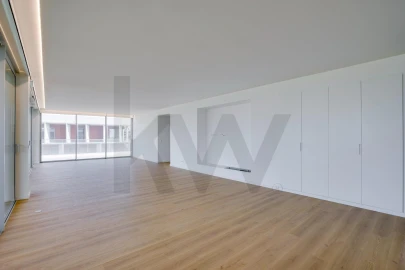 Apartamento T4 para Arrendamento em Queluz e Belas