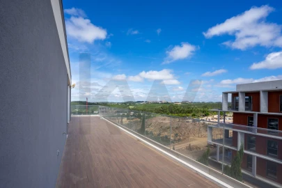 Apartamento T4 para Arrendamento em Queluz e Belas