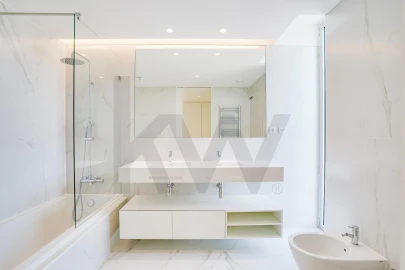 Apartamento T4 para Arrendamento em Queluz e Belas
