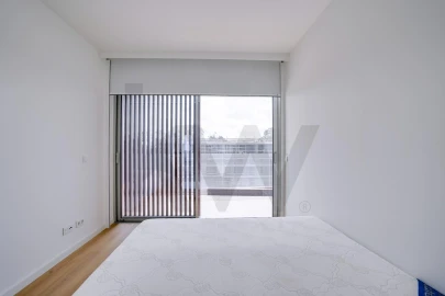 Apartamento T4 para Arrendamento em Queluz e Belas