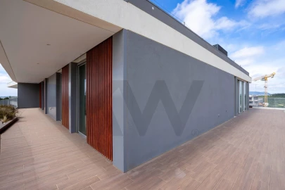 Apartamento T4 para Arrendamento em Queluz e Belas