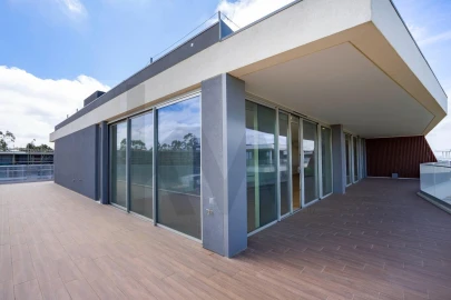 Apartamento T4 para Arrendamento em Queluz e Belas