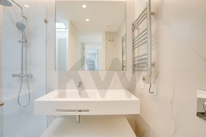 Apartamento T4 para Arrendamento em Queluz e Belas