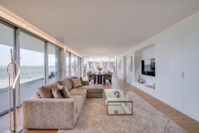 Apartamento T4 para Arrendamento em Queluz e Belas