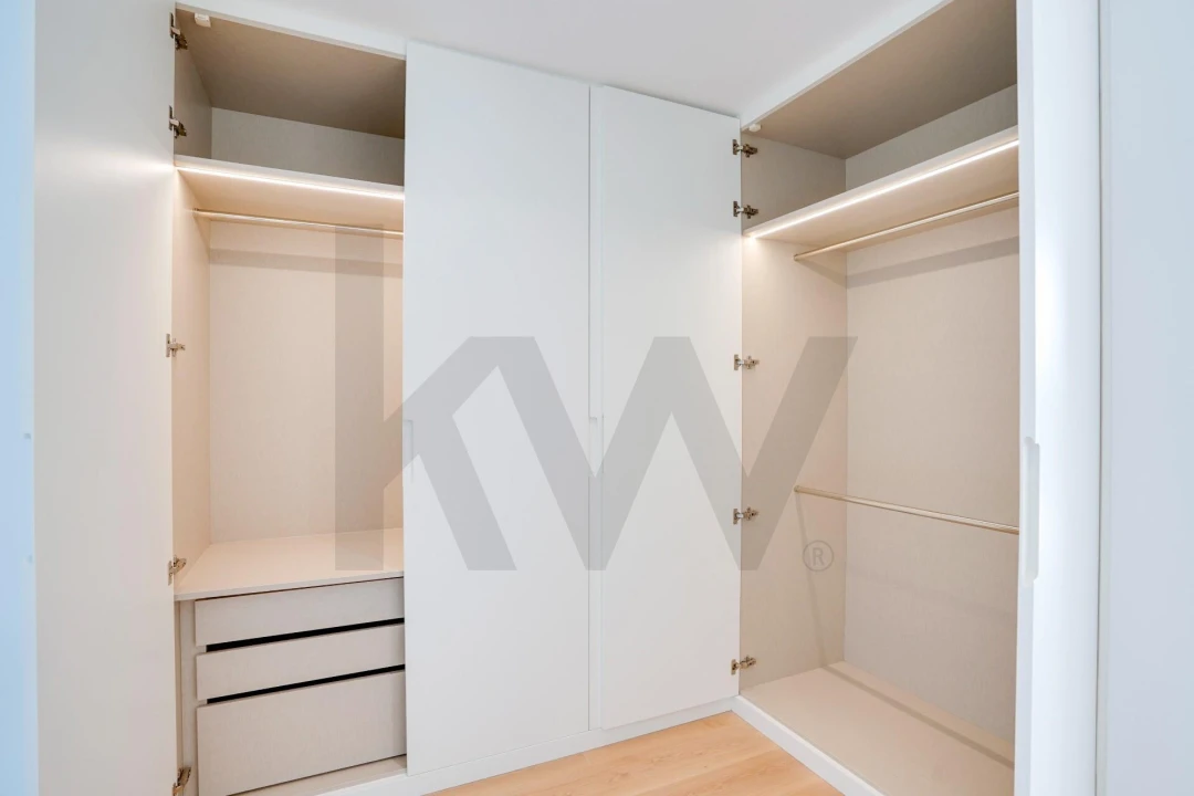 Apartamento T4 para Arrendamento em Queluz e Belas Foto 5