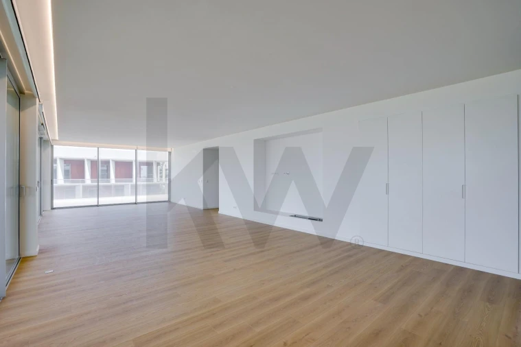 Apartamento T4 para Arrendamento em Queluz e Belas Foto 32