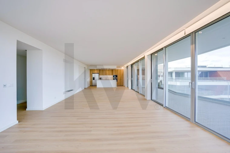 Apartamento T4 para Arrendamento em Queluz e Belas Foto 37