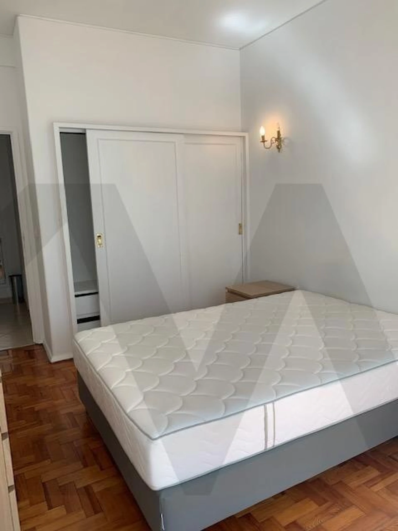 Apartamento T1 para Arrendamento em Santo António Foto 8
