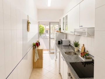 Apartamento T1 para Arrendamento em Santo António