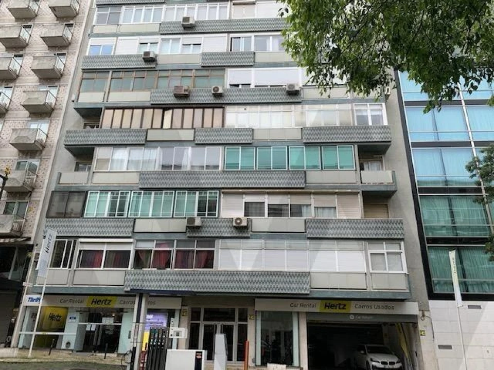 Apartamento T1 para Arrendamento em Santo António Foto 10