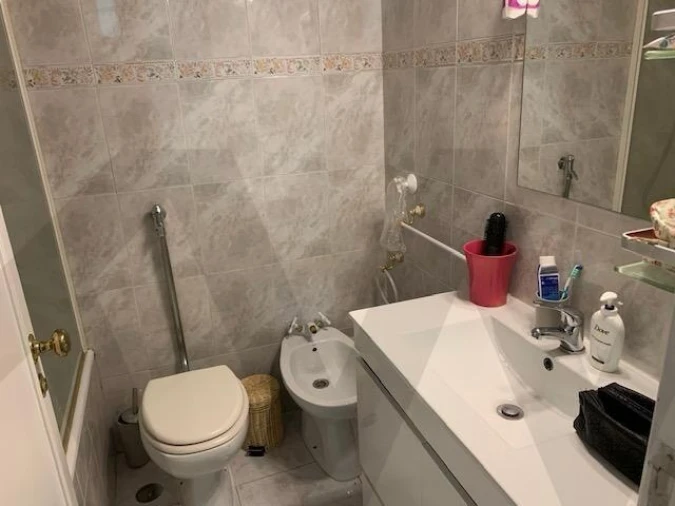 Apartamento T1 para Arrendamento em Santo António Foto 9