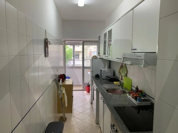 Apartamento T1 para Arrendamento em Santo António Foto 3