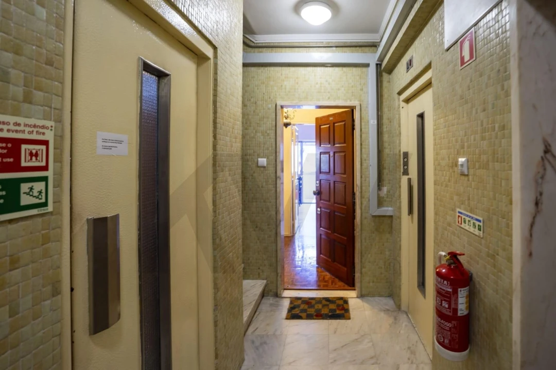 Apartamento T3 para Venda em São Domingos de Benfica Foto 47