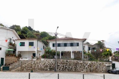 Moradia T5 para Venda em Alpendorada, Várzea e Torrão