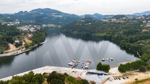 Moradia T5 para Venda em Alpendorada, Várzea e Torrão