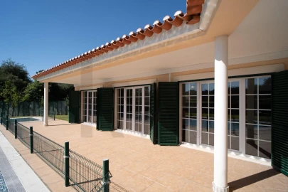Moradia T5 para Venda em Charneca de Caparica e Sobreda