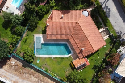 Moradia T5 para Venda em Charneca de Caparica e Sobreda