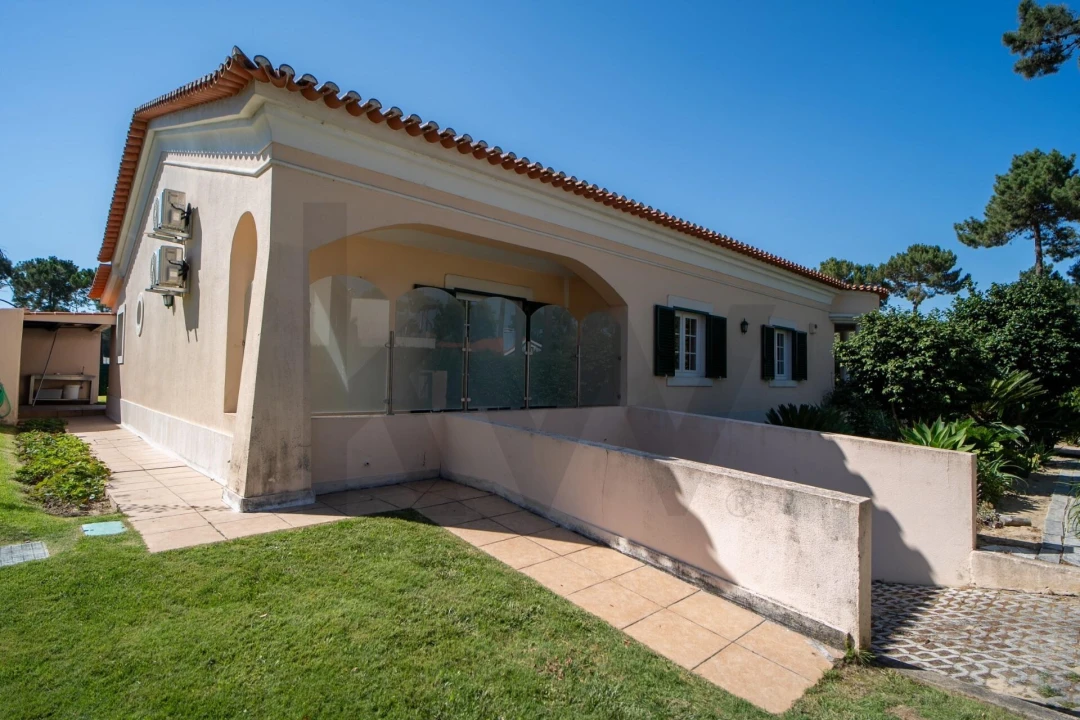Moradia T5 para Venda em Charneca de Caparica e Sobreda Foto 10