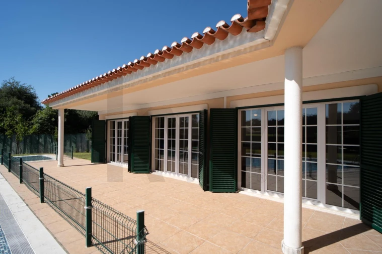 Moradia T5 para Venda em Charneca de Caparica e Sobreda Foto 12