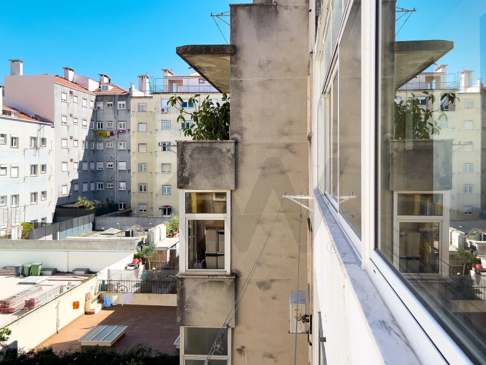 Apartamento T1 para Arrendamento em Campo de Ourique Foto 7
