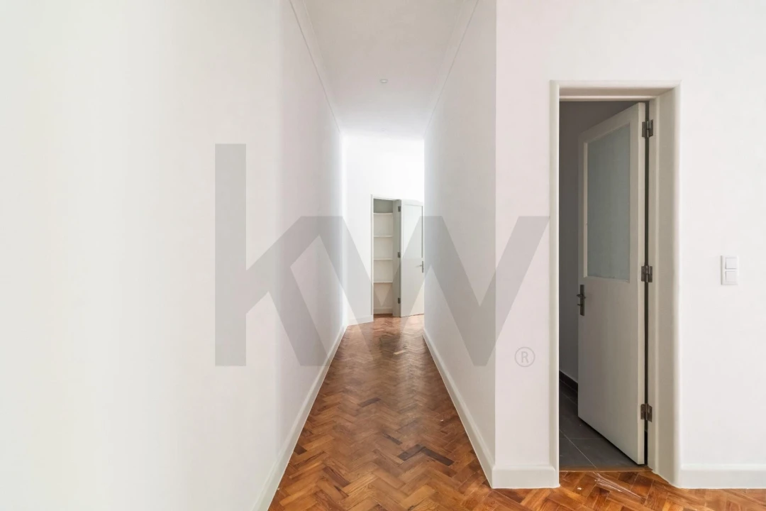 Apartamento T4 para Arrendamento em Avenidas Novas Foto 21