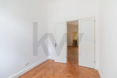 Apartamento T4 para Arrendamento em Avenidas Novas