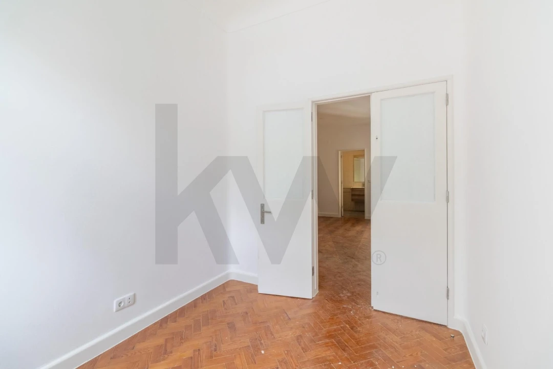 Apartamento T4 para Arrendamento em Avenidas Novas Foto 17