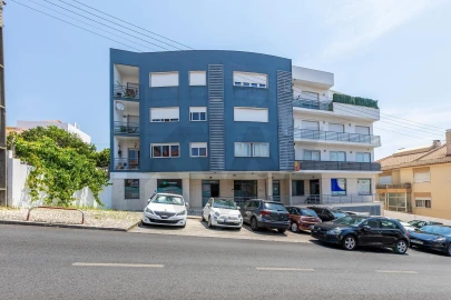 Apartamento T3 para Venda em Ramada e Caneças