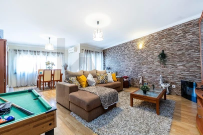 Apartamento T3 para Venda em Ramada e Caneças