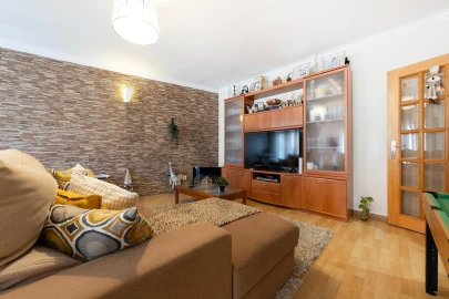 Apartamento T3 para Venda em Ramada e Caneças