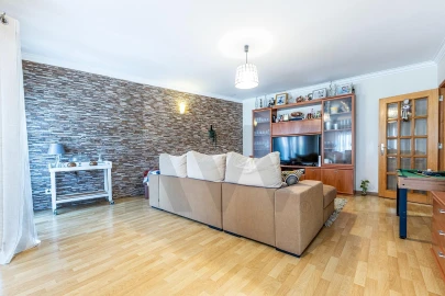 Apartamento T3 para Venda em Ramada e Caneças