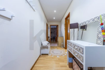 Apartamento T3 para Venda em Ramada e Caneças
