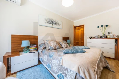 Apartamento T3 para Venda em Ramada e Caneças
