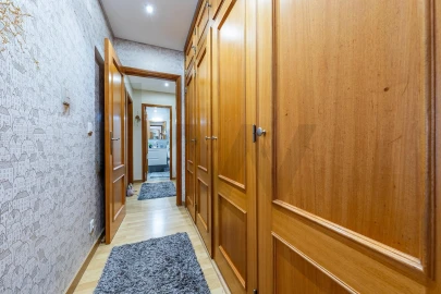 Apartamento T3 para Venda em Ramada e Caneças