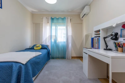 Apartamento T3 para Venda em Ramada e Caneças
