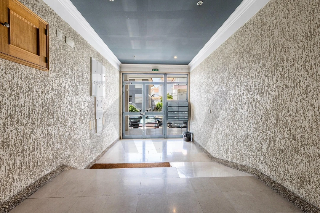 Apartamento T3 para Venda em Ramada e Caneças Foto 31