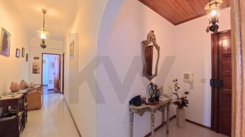Apartamento T1 para Venda em Algueirão-Mem Martins