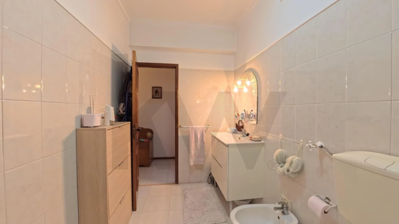 Apartamento T1 para Venda em Algueirão-Mem Martins Foto 13
