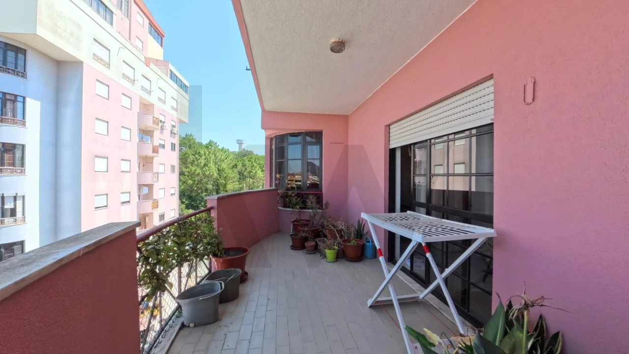 Apartamento T1 para Venda em Algueirão-Mem Martins Foto 11