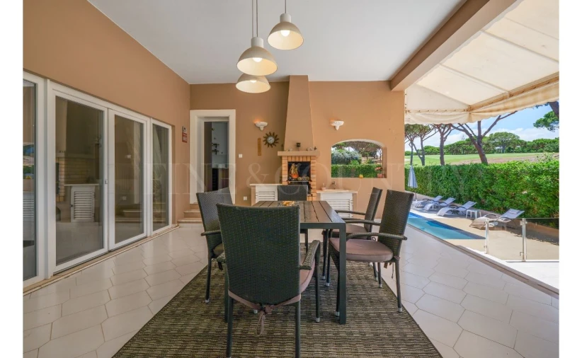 Moradia T5 para Venda em Quarteira Foto 27