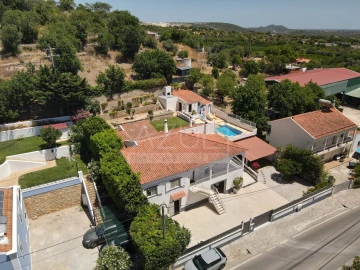 Moradia T4 para Venda em Loule (São Clemente)