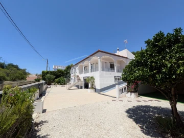 Moradia T4 para Venda em Loule (São Clemente)