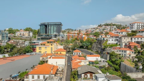 Moradia T4 para Venda em Funchal (Se)