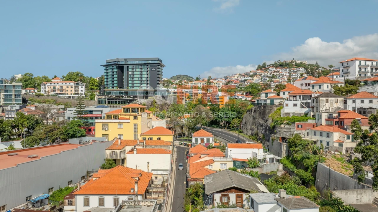Moradia T4 para Venda em Funchal (Se) Foto 47