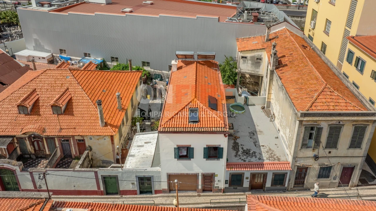 Moradia T4 para Venda em Funchal (Se) Foto 3